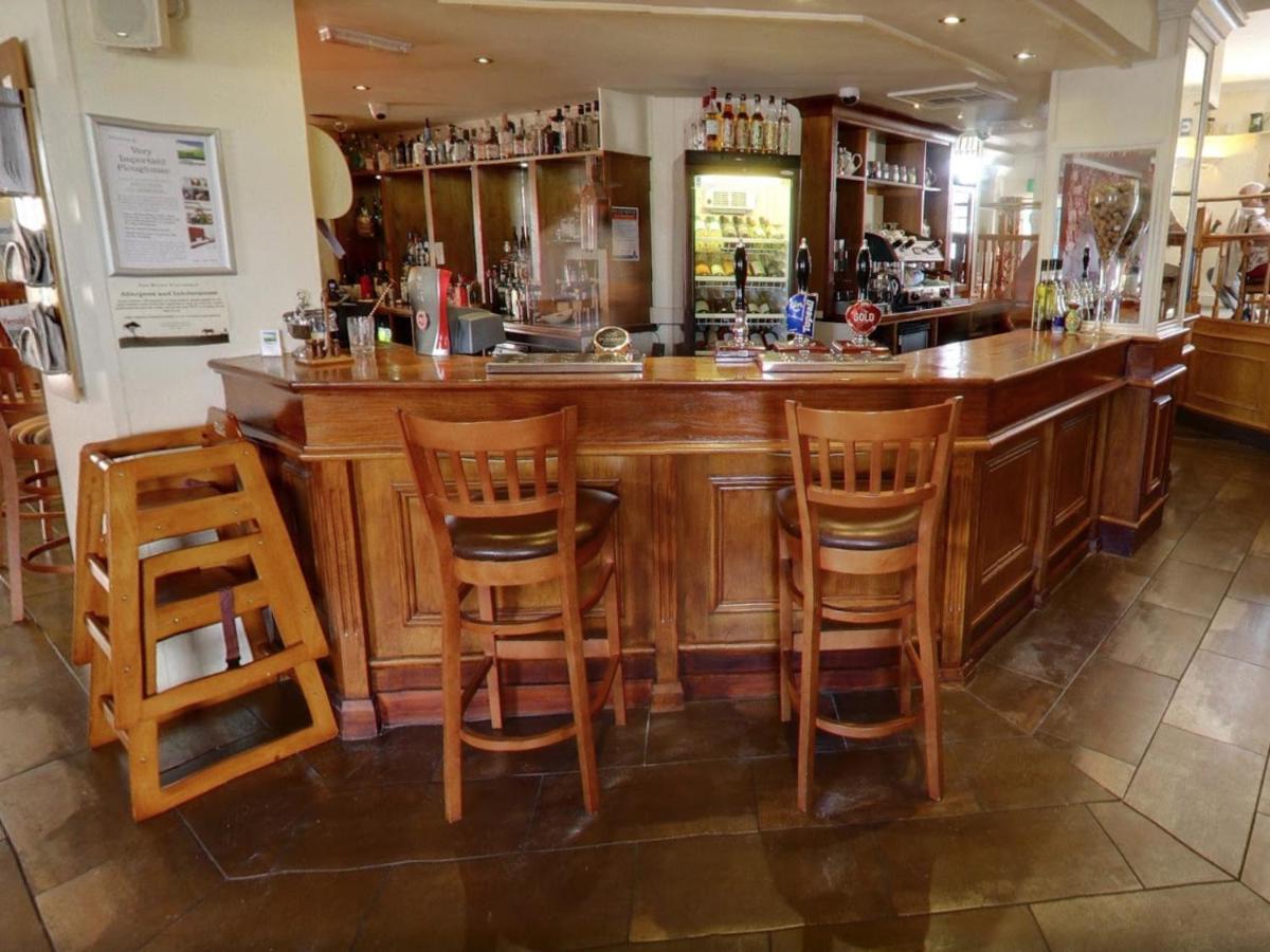 The Railway Inn Galmpton Extérieur photo