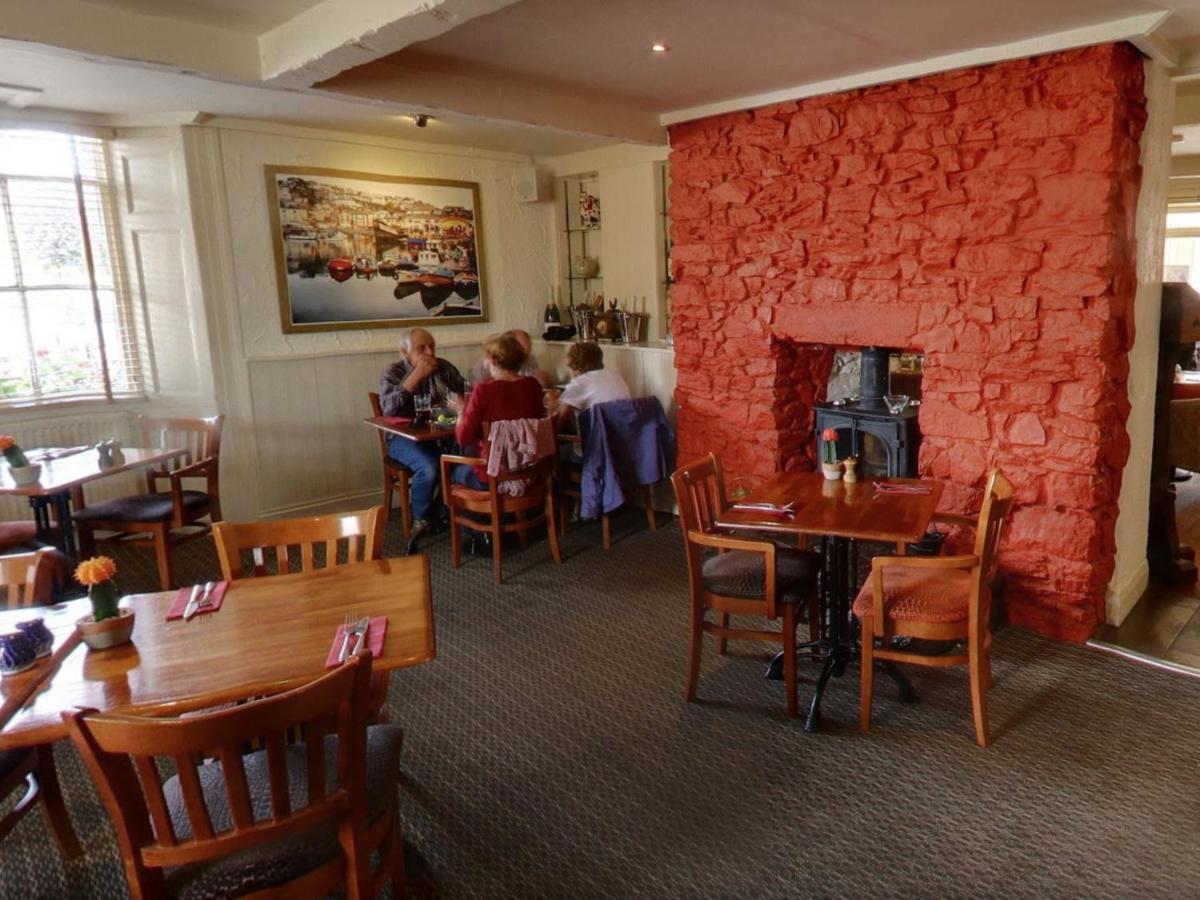 The Railway Inn Galmpton Extérieur photo