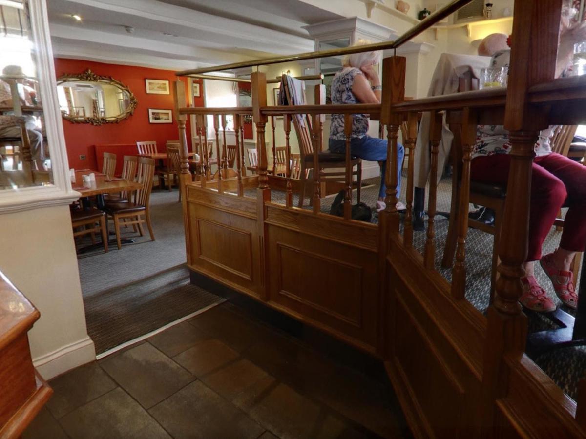The Railway Inn Galmpton Extérieur photo