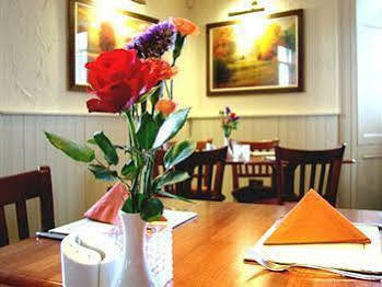 The Railway Inn Galmpton Extérieur photo